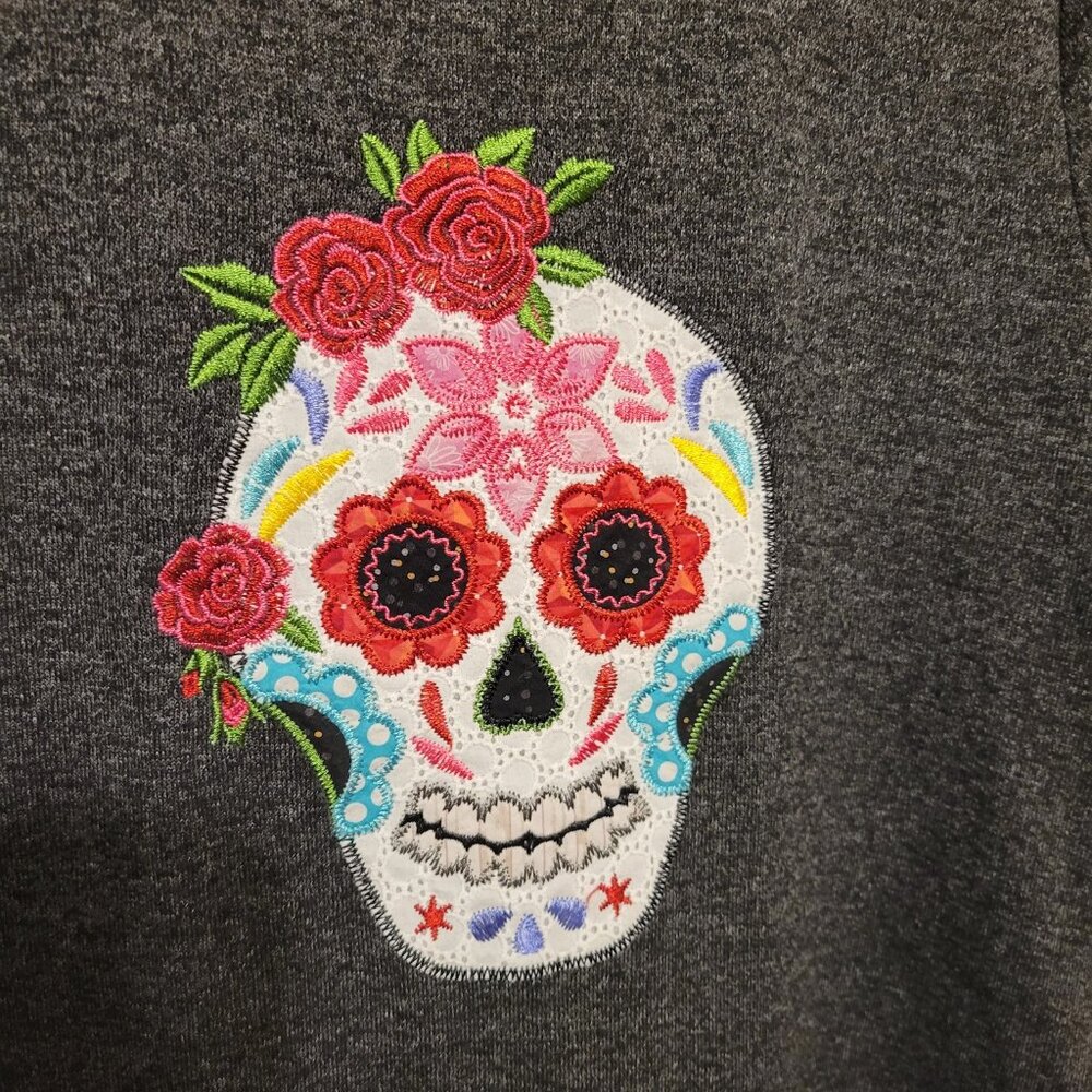 Clover + Pine Top Sugar Skull floral Med. cinch waist Gray peplum Artisan art - Picture 4 of 10
